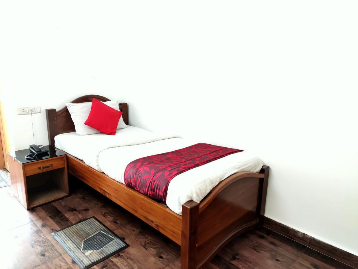 Hotel Nakshatra Karimganj Ngoại thất bức ảnh