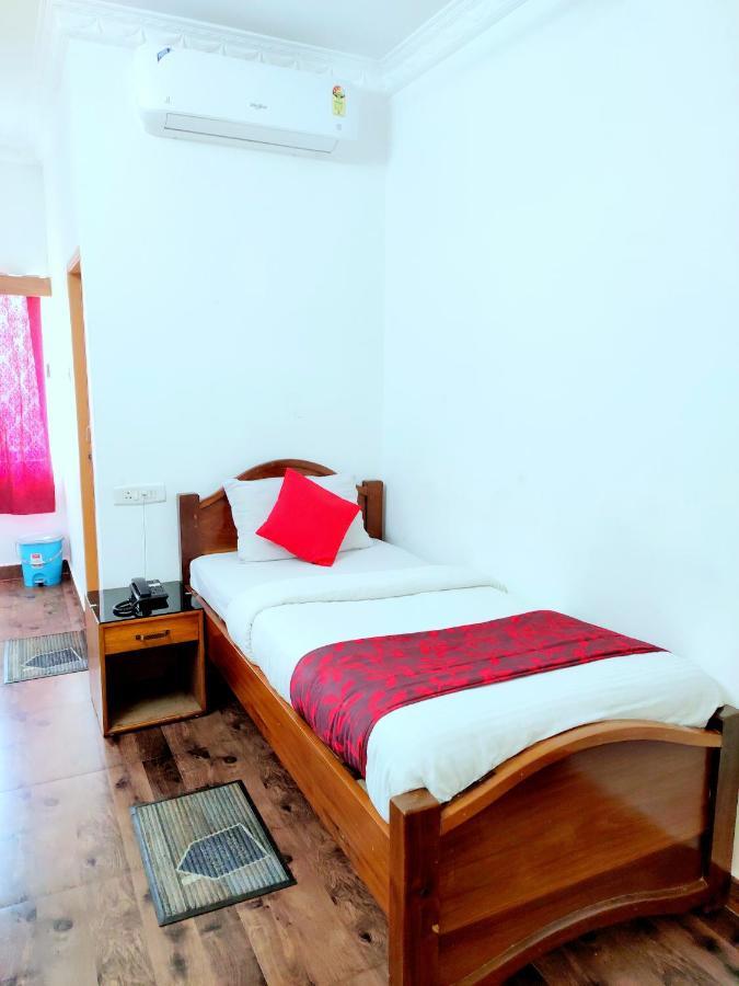 Hotel Nakshatra Karimganj Ngoại thất bức ảnh