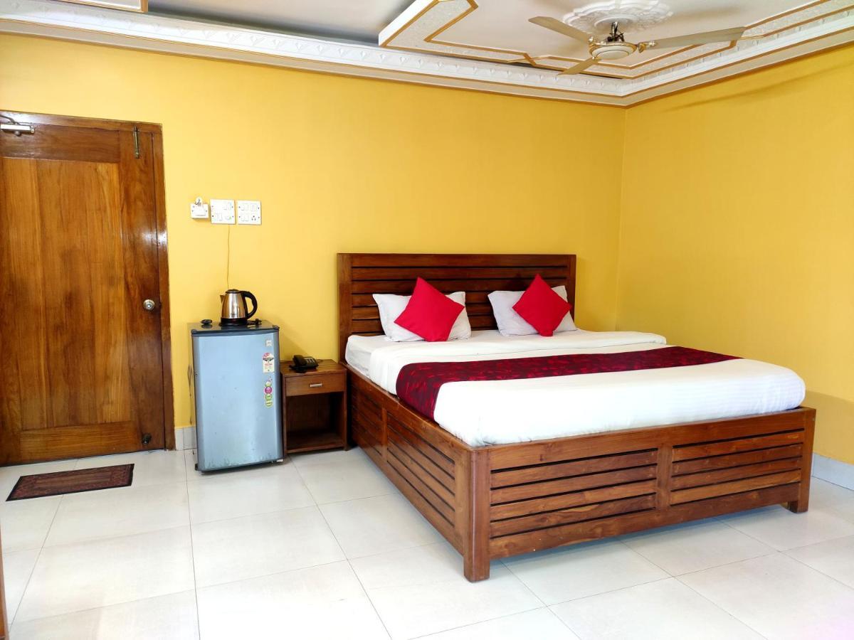 Hotel Nakshatra Karimganj Ngoại thất bức ảnh
